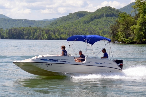 Deck boat rental on Lake Chatuge