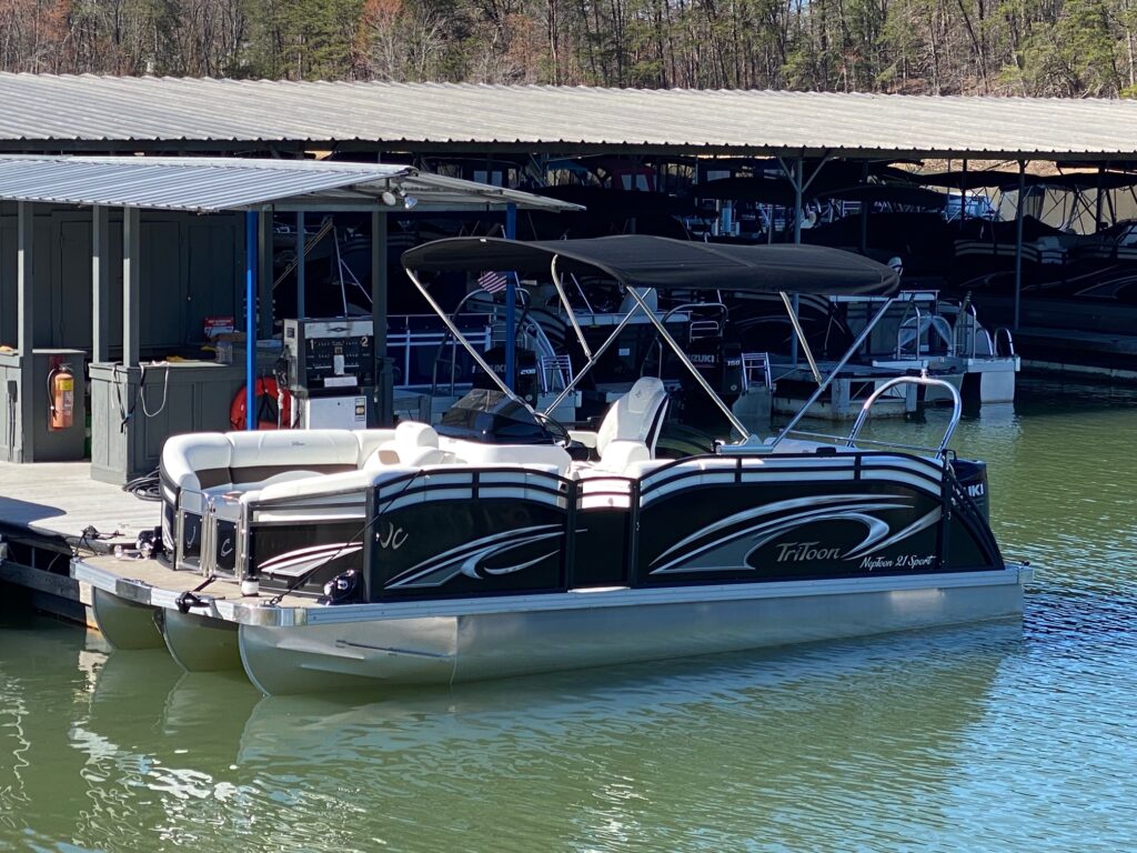 22 Sport 2023 Pontoon Boat Rentals on Lake Chatuge Hiawassee GA