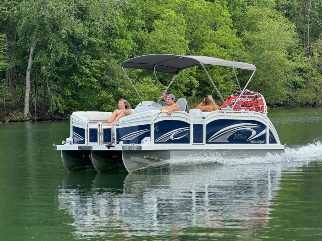 TriToon Pontoon Boat Rentals on Lake Chatuge Hiawassee GA