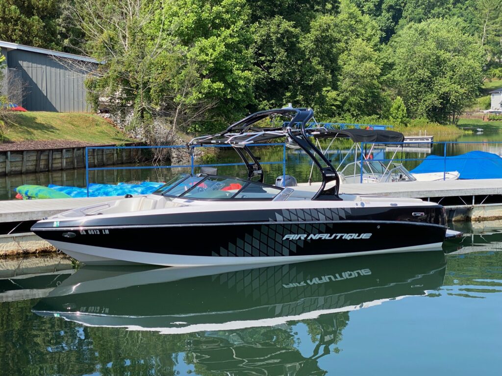 Nautique wakeboard boat rental ski boat rental on lake chatuge hiawassee ga north georgia boat rentals atlanta